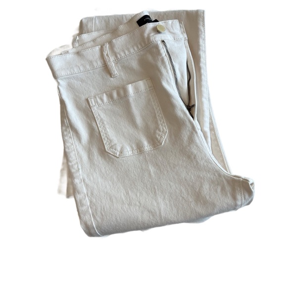 Ann Taylor High Rise patch pocket flare jeans in ivory - Picture 4 of 9